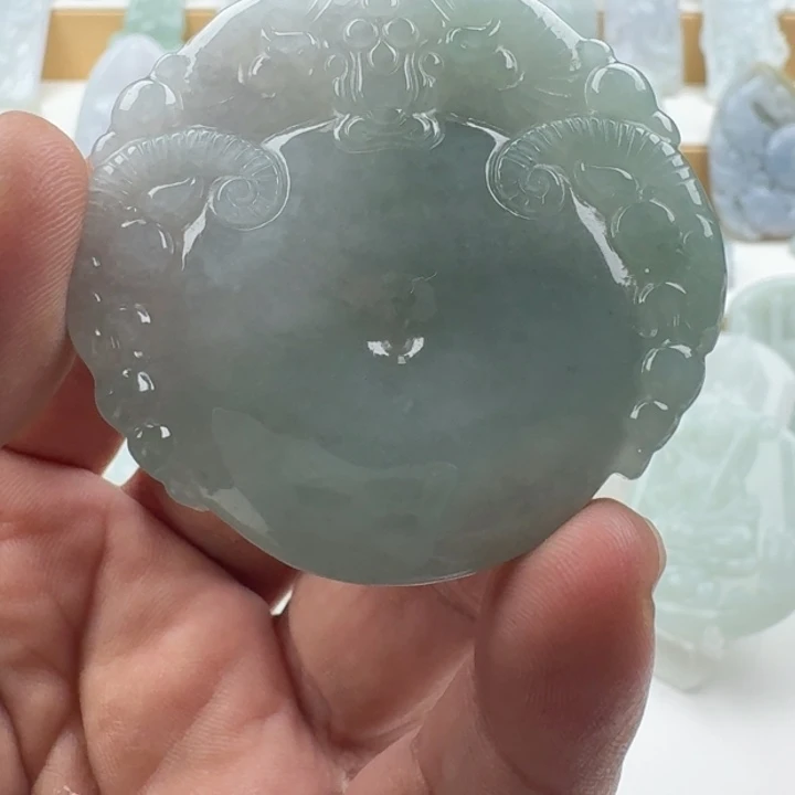 翡翠未镶嵌颈饰天然缅甸A货翡翠