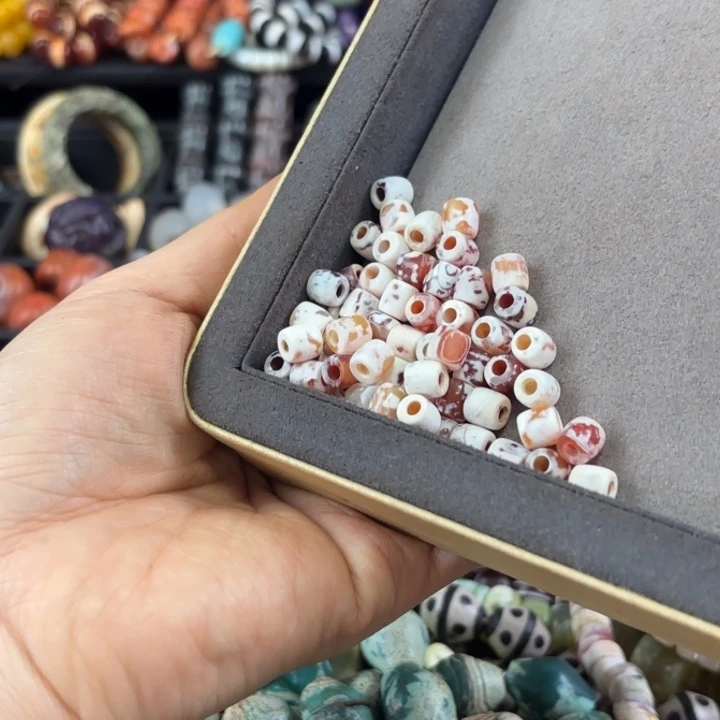 云***悄玛瑙/玉髓未镶嵌颈饰