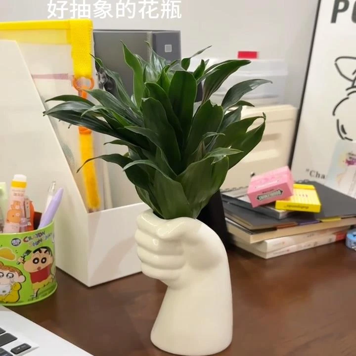 握草花瓶打工人工位解压桌面摆件抽象盆栽陶瓷手形解压花瓶送朋友