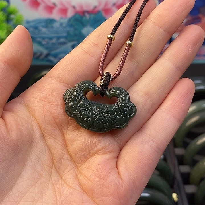 颈饰未镶嵌和田玉精品祥云镂空锁