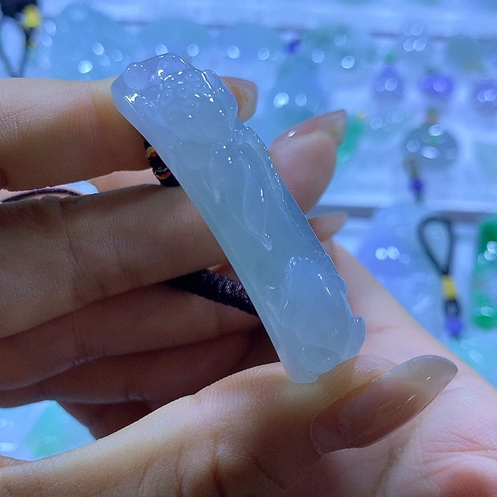 翡翠未镶嵌颈饰天然翡翠A货吊坠