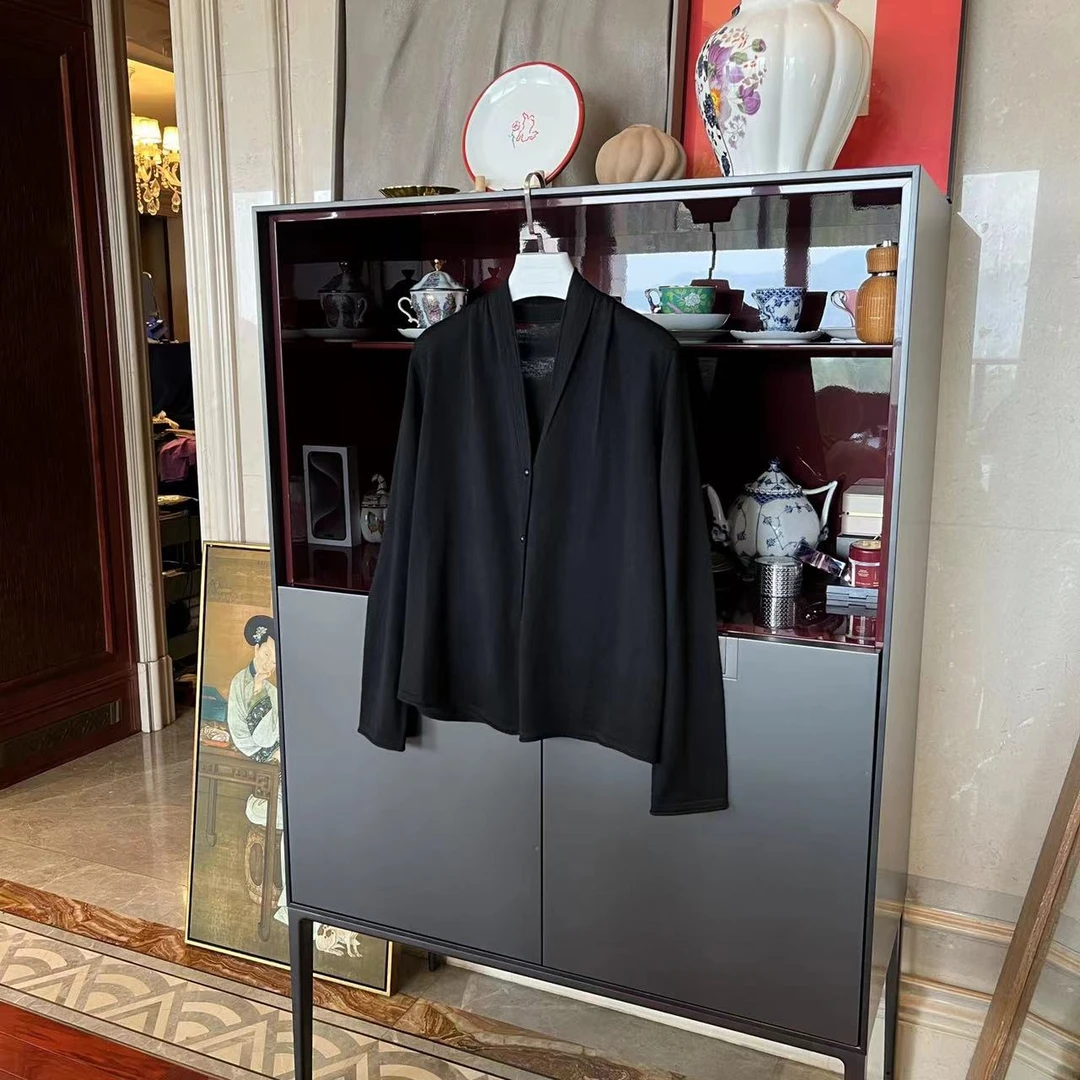 漫颜刘2024春季新品羊绒白色针织开衫V领长袖单排扣纯色上衣