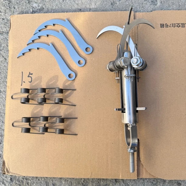 飞虎爪折叠式连接伸缩杆螺丝8mm（不包括伸缩杆）