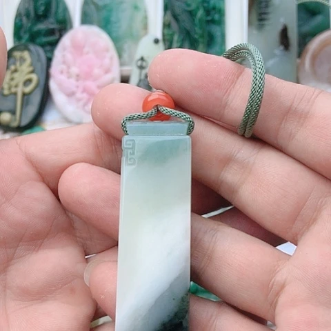 独山玉未镶嵌吊坠(不含链)如*