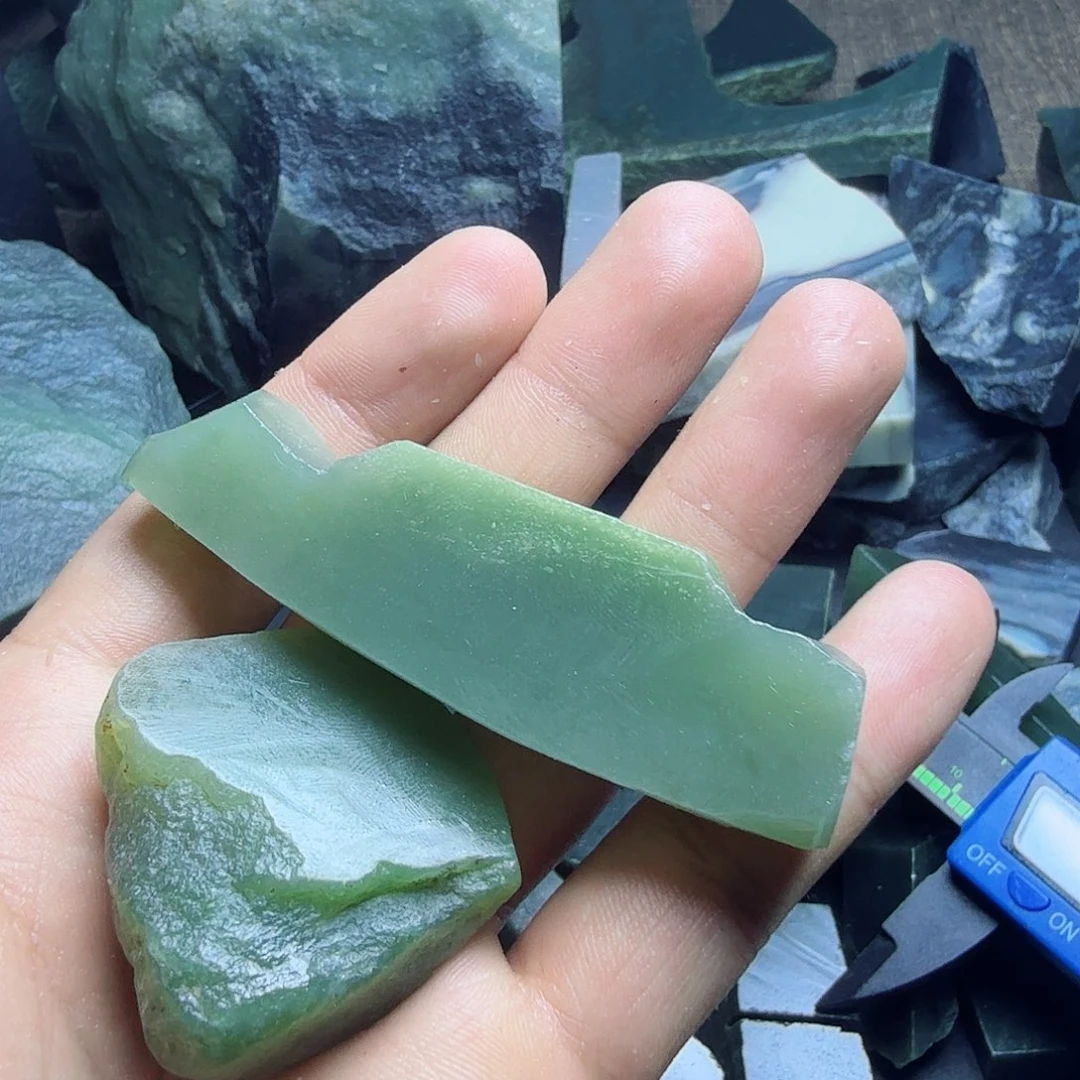 牛***马和田玉（糖玉）未镶嵌挂件