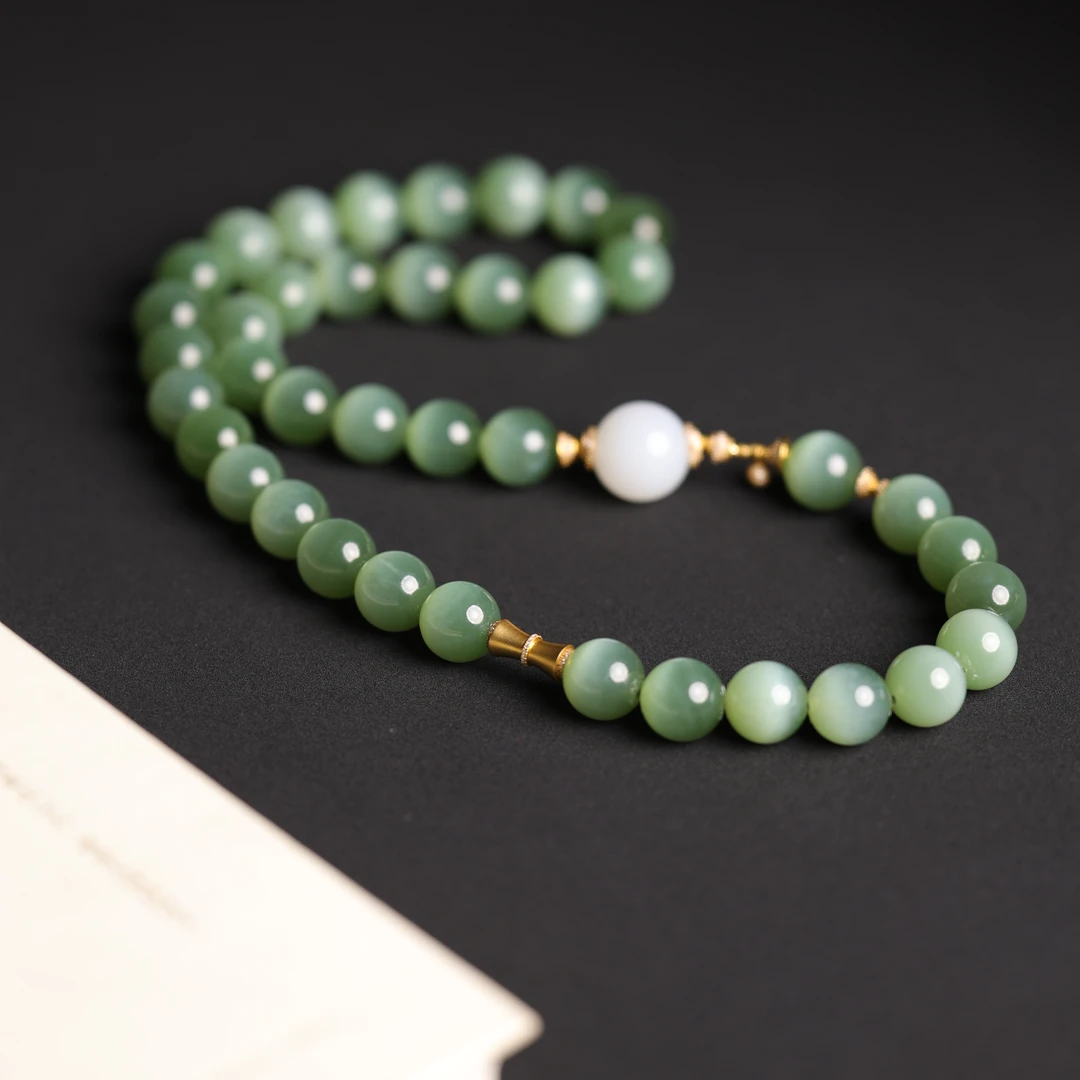 一团和气 | 传承臻品和田玉粉青猫眼项链