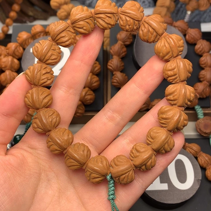 桃核吊坠小金蝉17尺寸,偏远地区不包邮