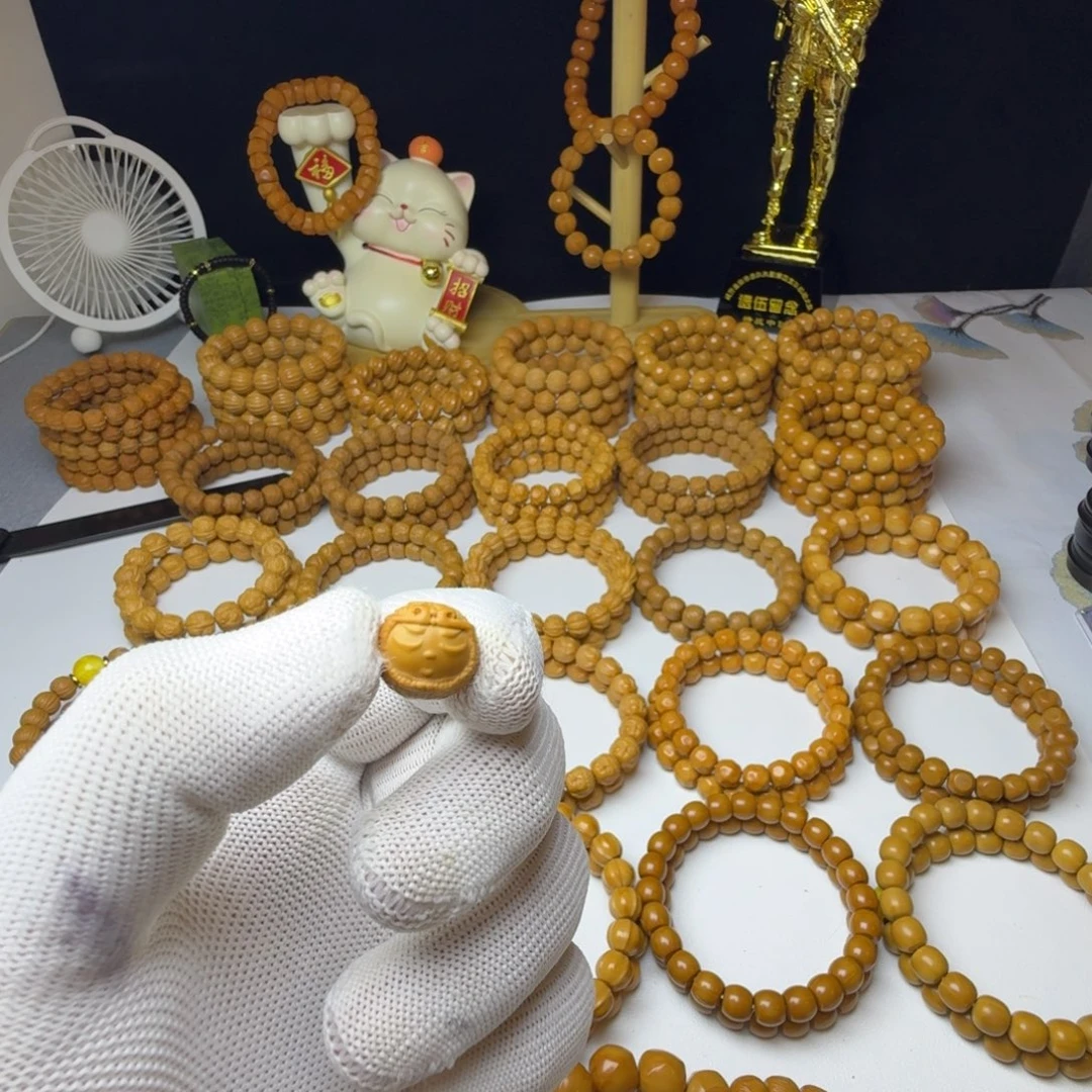 猴头核桃吊坠拉布布