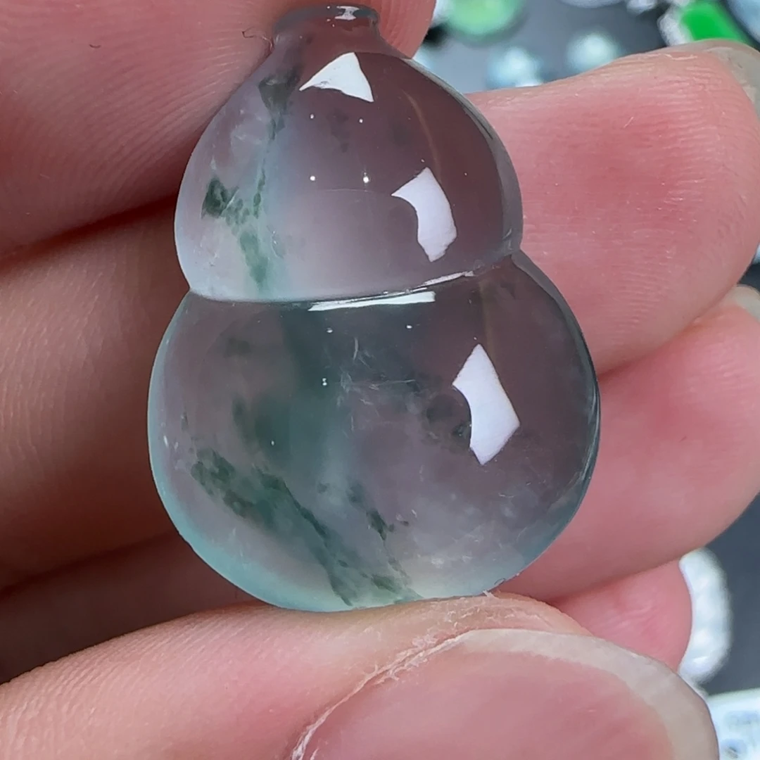 翡翠未镶嵌颈饰