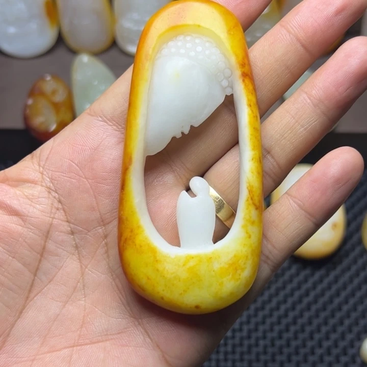 颈饰未镶嵌和田玉