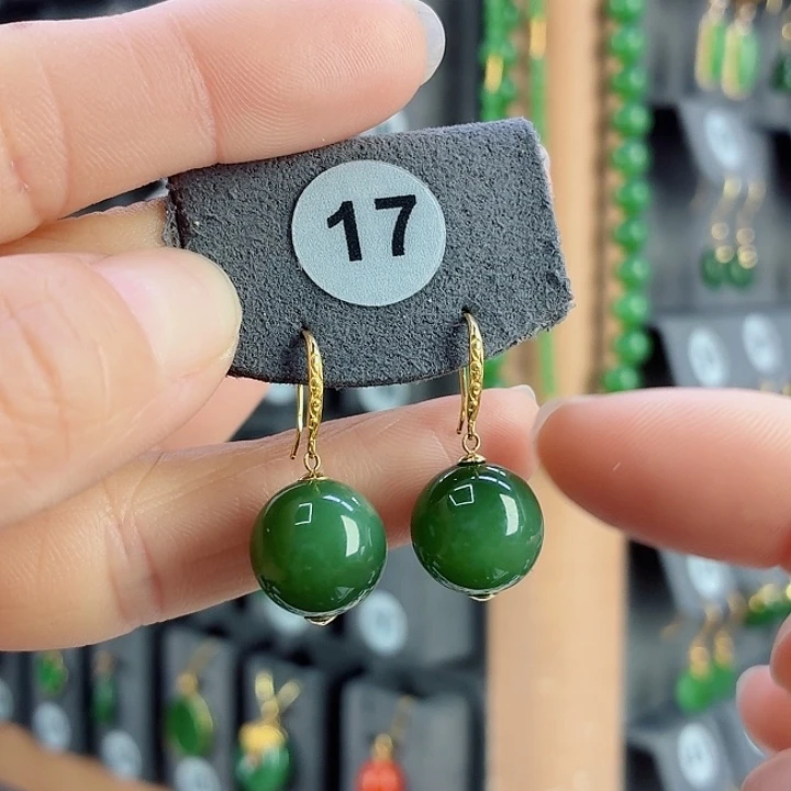 和田玉18K金镶嵌耳饰