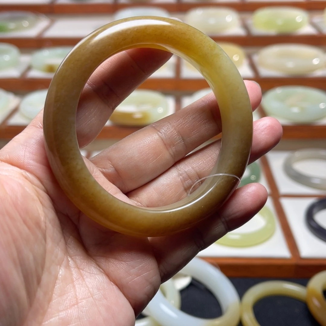【闪购商品】未镶嵌手镯和田玉