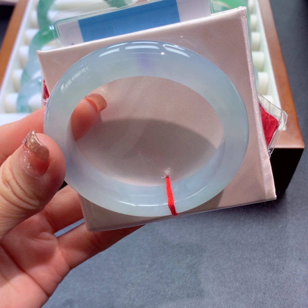 Z***i翡翠未镶嵌手镯54号