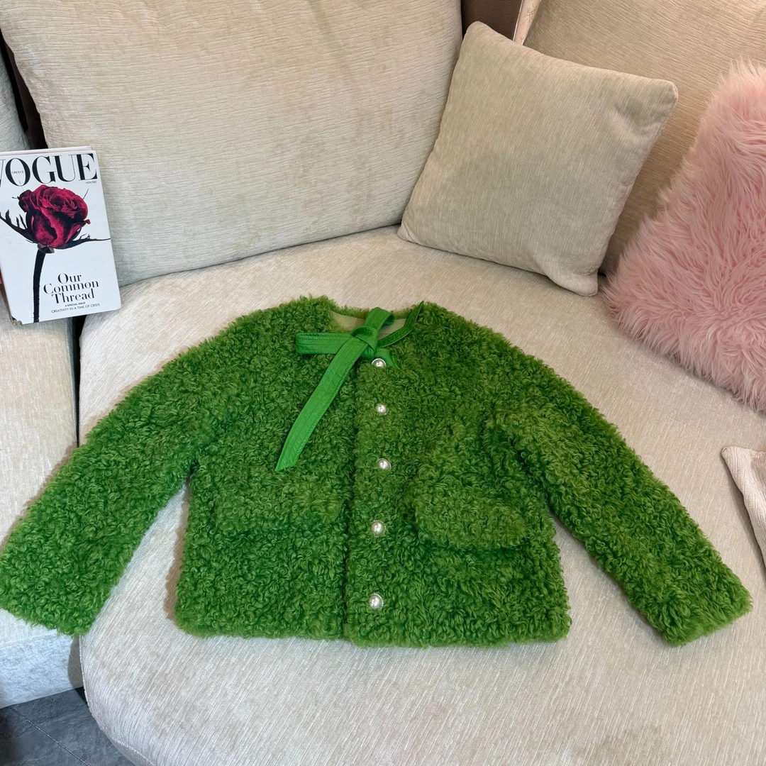 DC【绿色大衣】高级气质显瘦网红羊羔毛钉秋冬时尚外套套链接