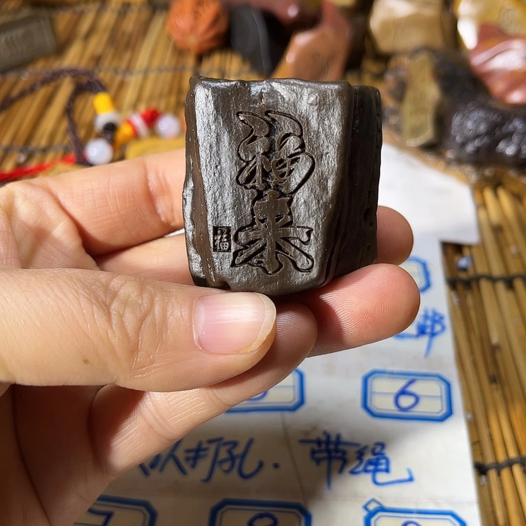 新疆戈壁石原石雕刻
