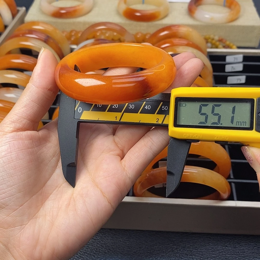 未镶嵌石英质玉（黄龙玉）手镯71号