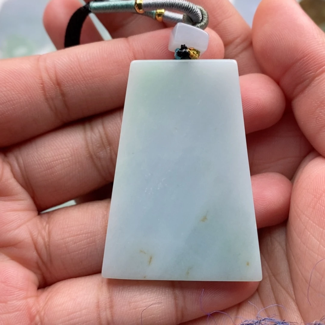 翡翠颈饰未镶嵌。**。天然缅甸翡翠a货