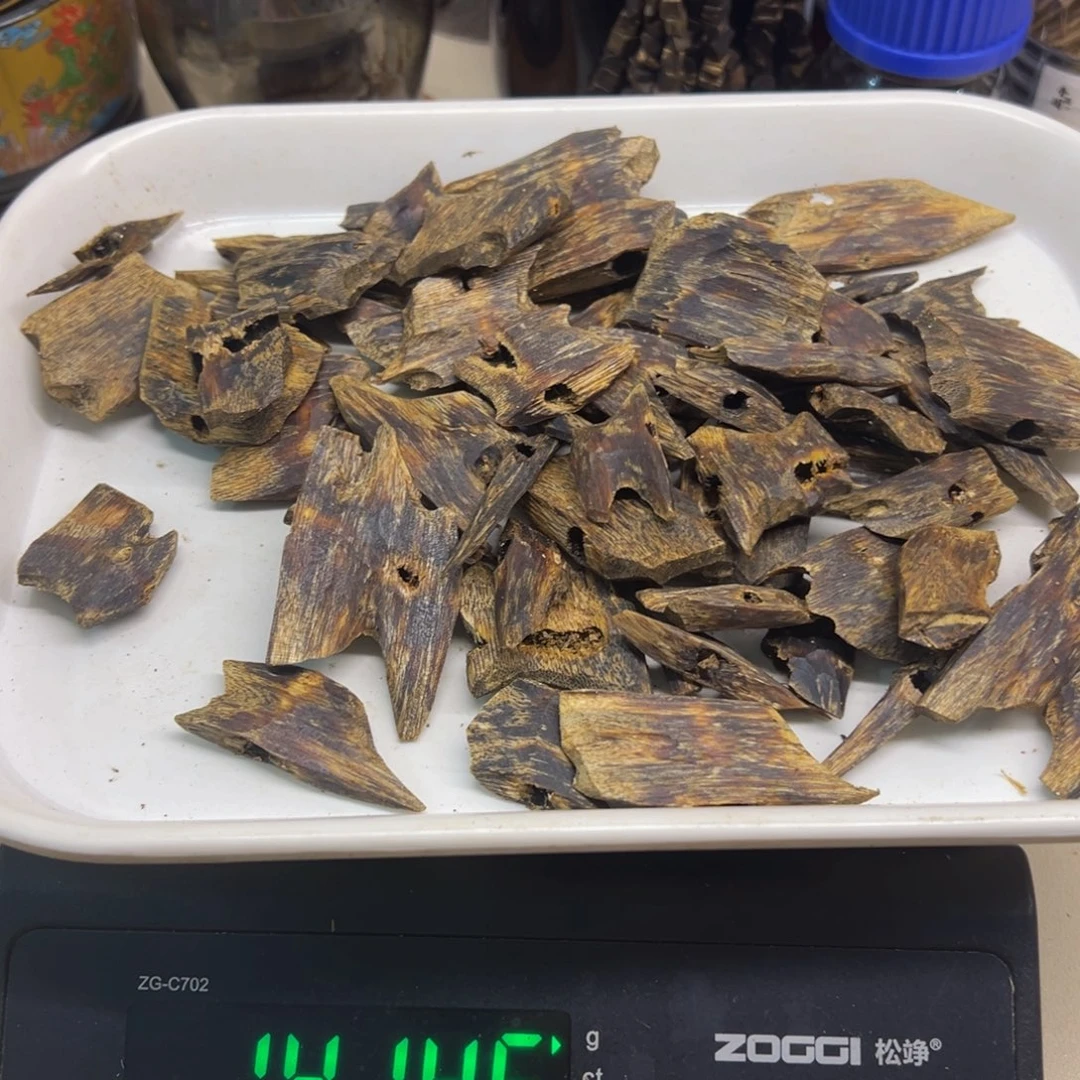 沉香碎屑沉香老白棋块料140克