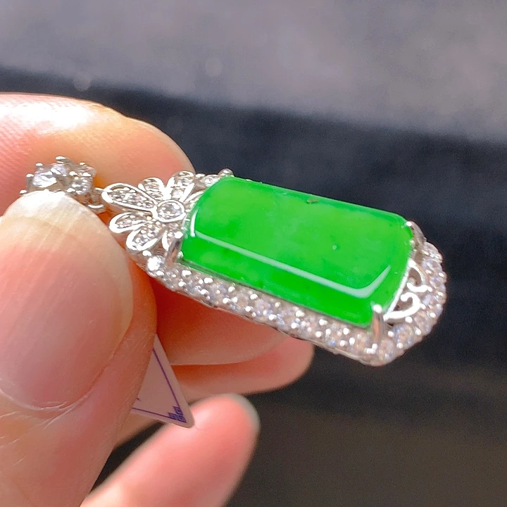 翡翠银S925镶嵌颈饰翡翠多样性