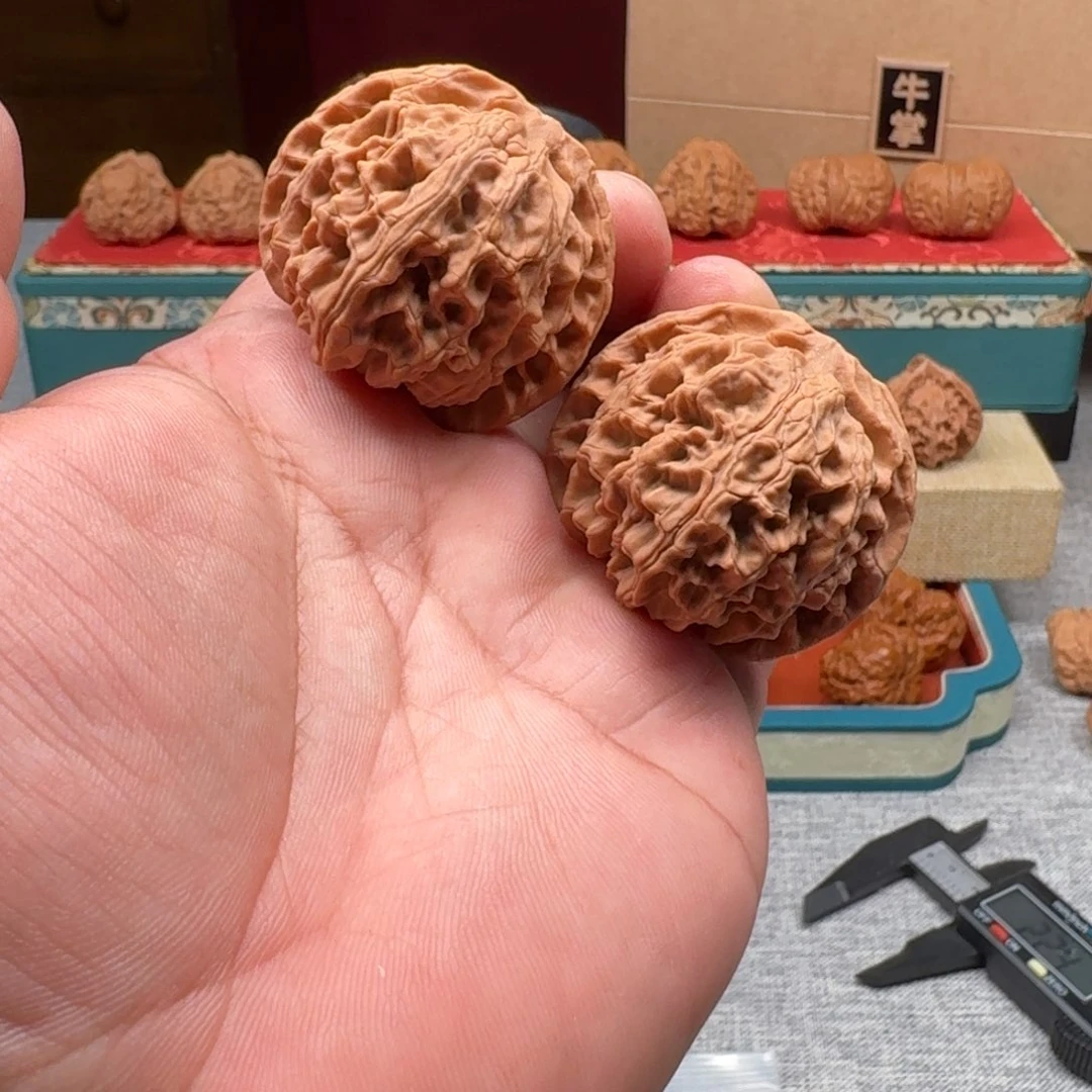 文玩核桃吊坠苹果100048