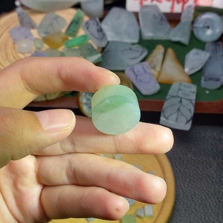 未镶嵌定制翡翠翡翠