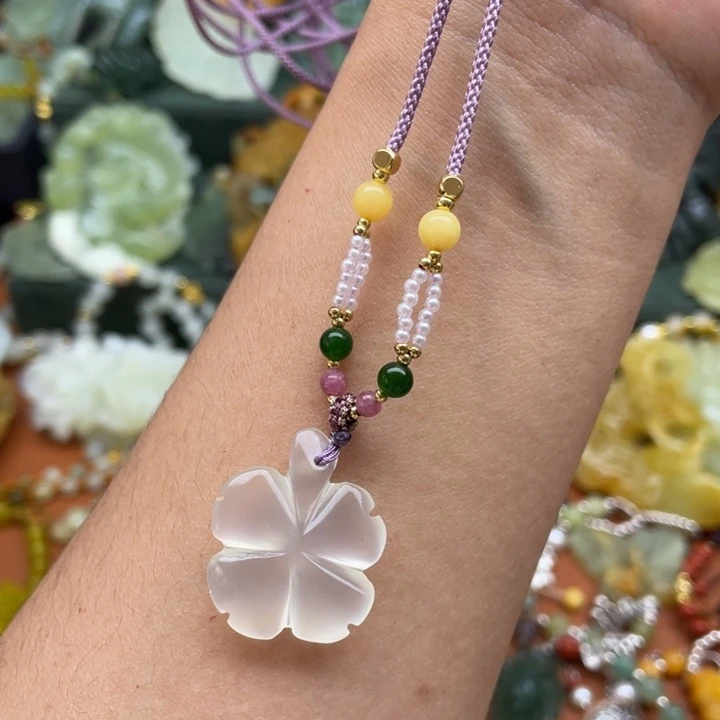 蛇纹石玉未镶嵌吊坠