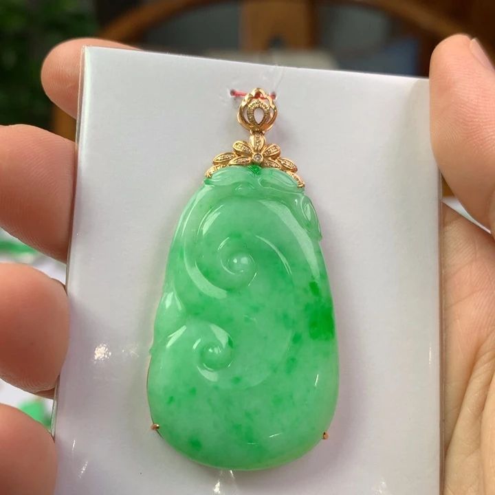 翡翠18K金镶嵌颈饰翡翠首饰