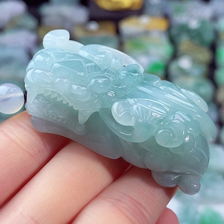 颈饰未镶嵌翡翠天然