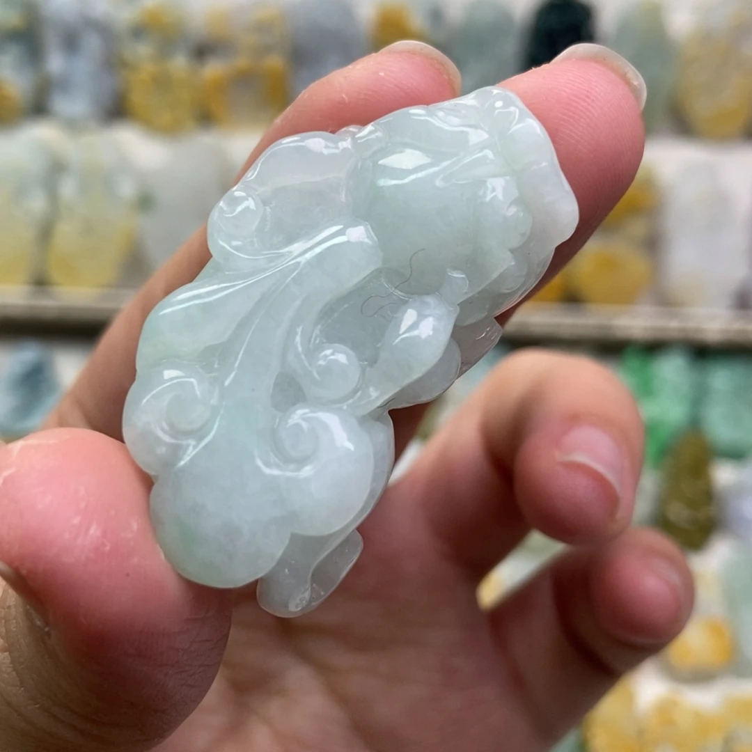 翡翠吊坠(赠链)未镶嵌