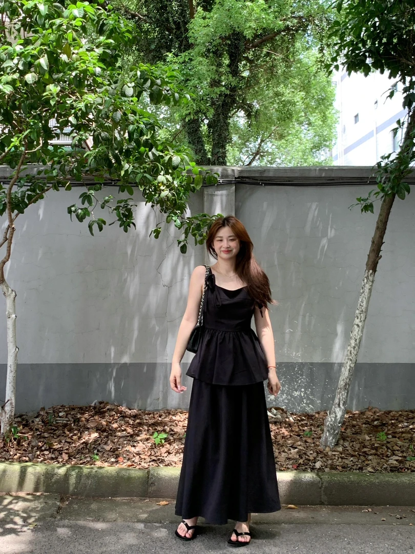 2025夏季新款法式赫本风蝴蝶结花苞吊带上衣女百搭半身裙两件套装