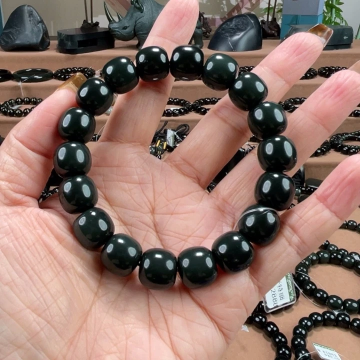 尘***客和田玉未镶嵌手链12