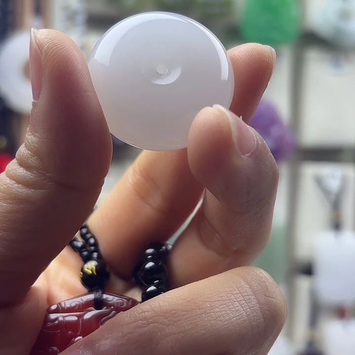 贵***妹石英质玉未镶嵌颈饰