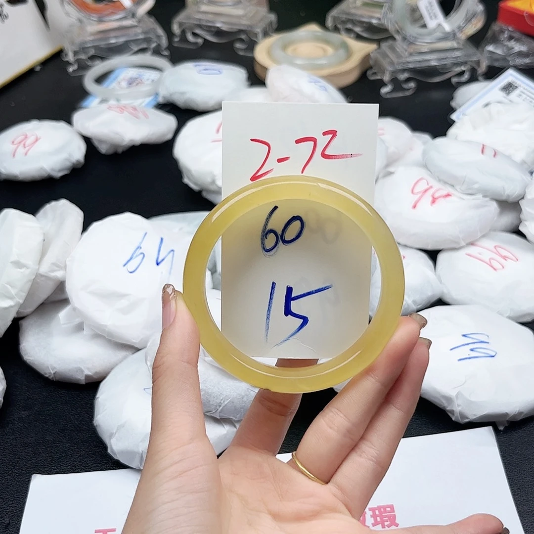 未镶嵌手镯石英质玉2.72