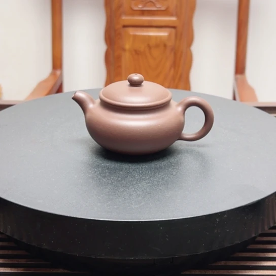 紫砂茶壶黄龙山原矿底槽清半手工瑕（140 cc）