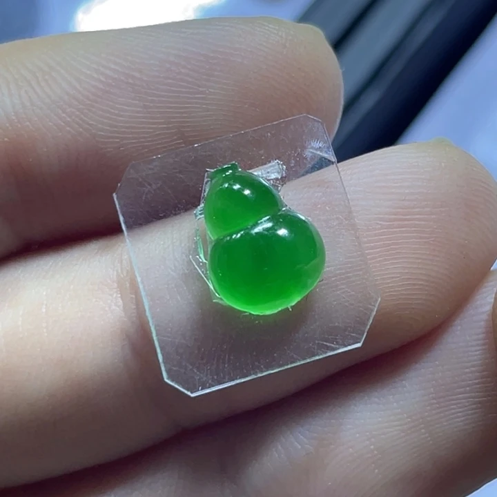 定制翡翠未镶嵌葫芦