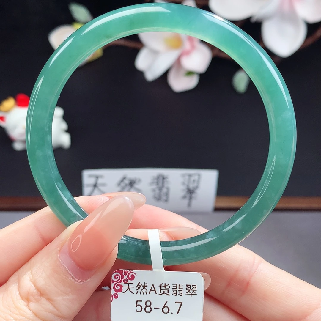 翡翠手镯（圆镯）未镶嵌