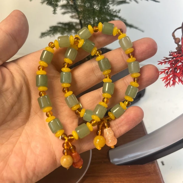 天然东陵玉手串搭配葫芦时尚配饰