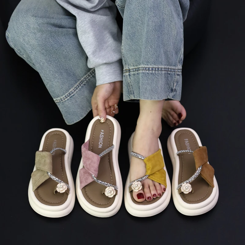 夹趾拖鞋女夏外穿2025新款法式绝美高级感增高厚底黑色配裙子凉鞋