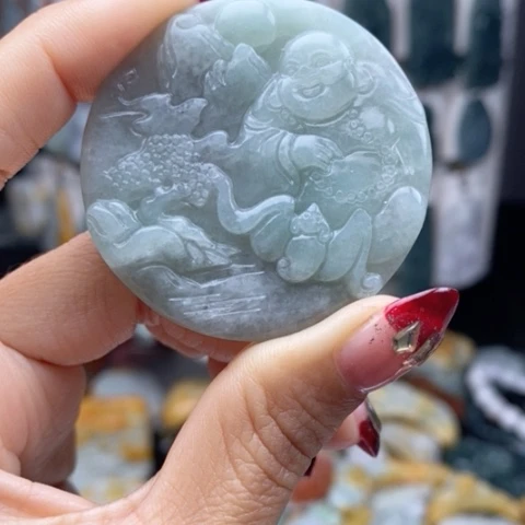 翡翠颈饰未镶嵌翡翠