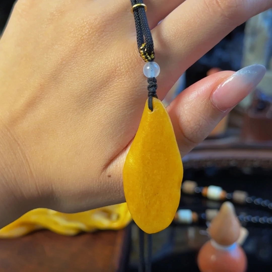 石材金丝玉挂坠项链