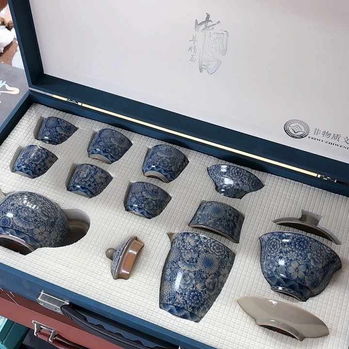 孤品茶具套装等。