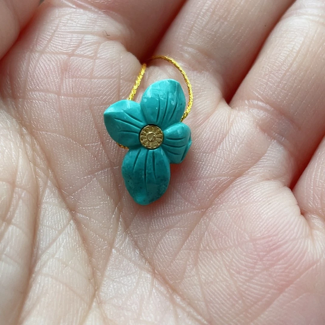 绿松石颈饰未镶嵌