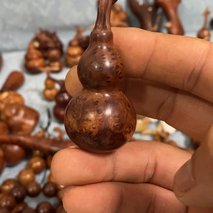 木心***来麻梨疙瘩手工雕刻葫芦手把件