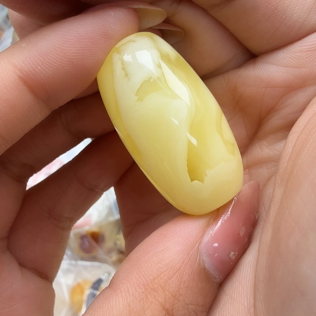 未镶嵌琥珀裸石Y****n你好