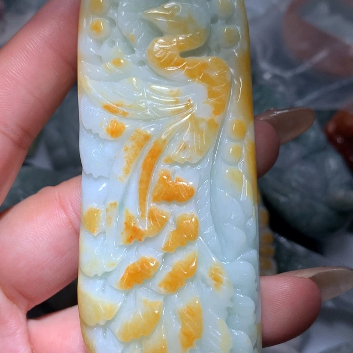 翡翠未镶嵌颈饰保真提然A货翡翠
