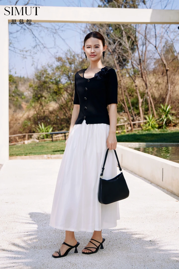 白色温柔风半身裙