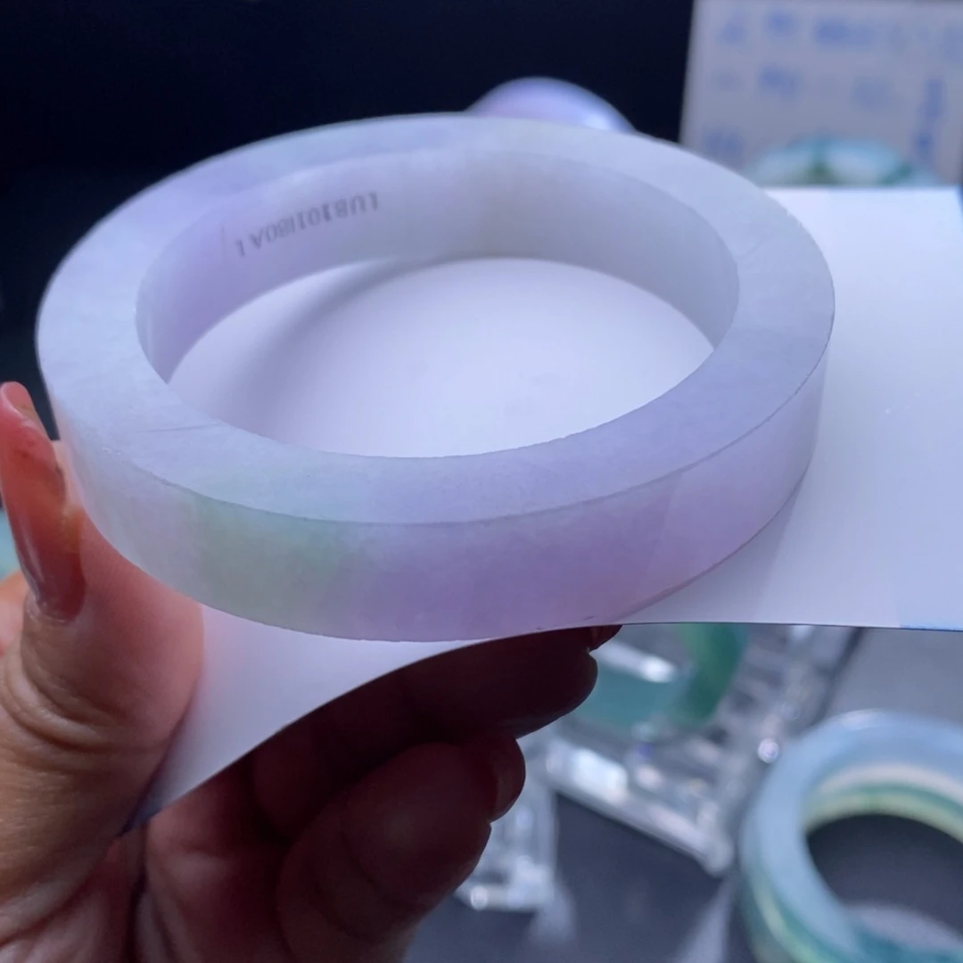 定制翡翠未镶嵌翡翠手镯