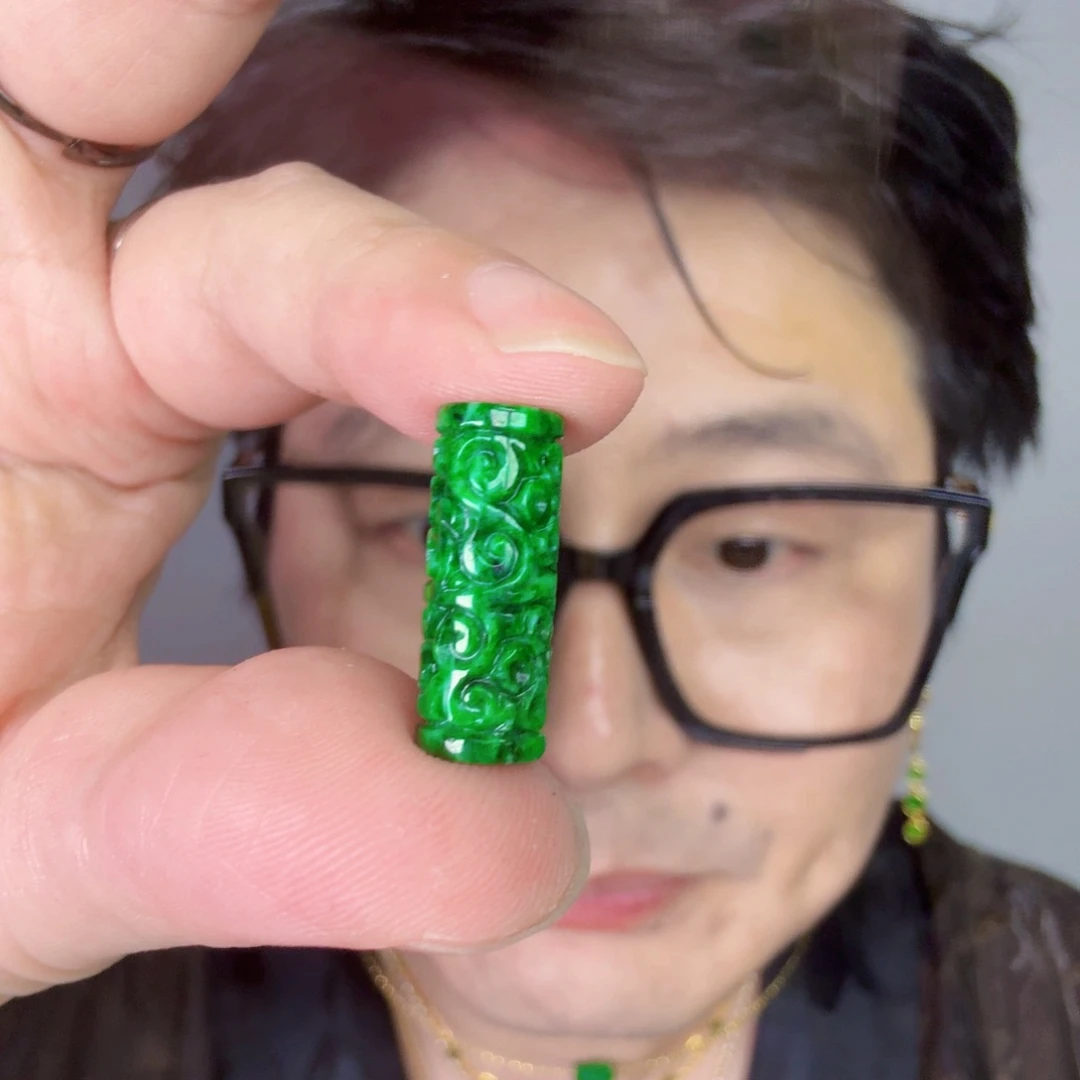 颈饰未镶嵌翡翠一件