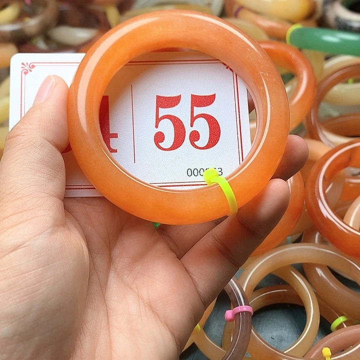 未镶嵌石英质玉（黄龙玉）手镯