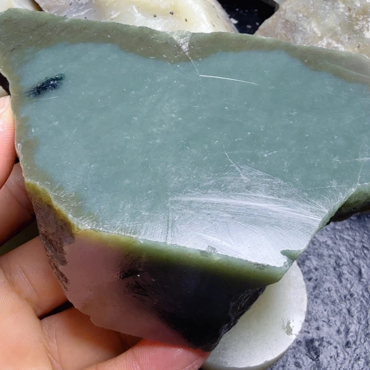 和田玉（糖玉）未镶嵌珠宝奇石